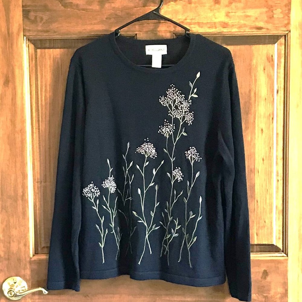 DARK BLUE ALFRED DUNNER WOMEN'S SWEATER, MEDIUM,  FLOWER BEAD EMBELLISHMENTS